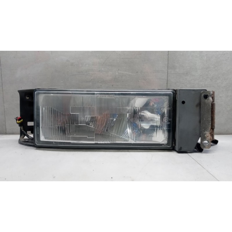 IVECO RIGHT HEADLIGHT IVECO EUROTECH used