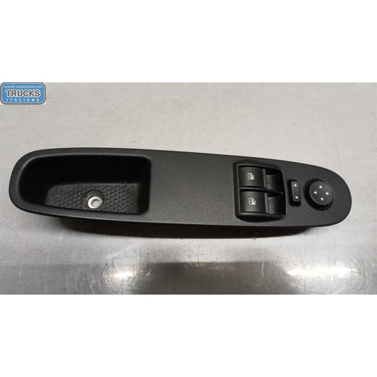 INTERRUTTORI E PULSANTI ALZAVETRI LANCIA Ypsilon 2015> usato