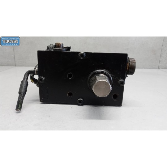 CAB LIFT PUMP  VOLVO truck FH13 used