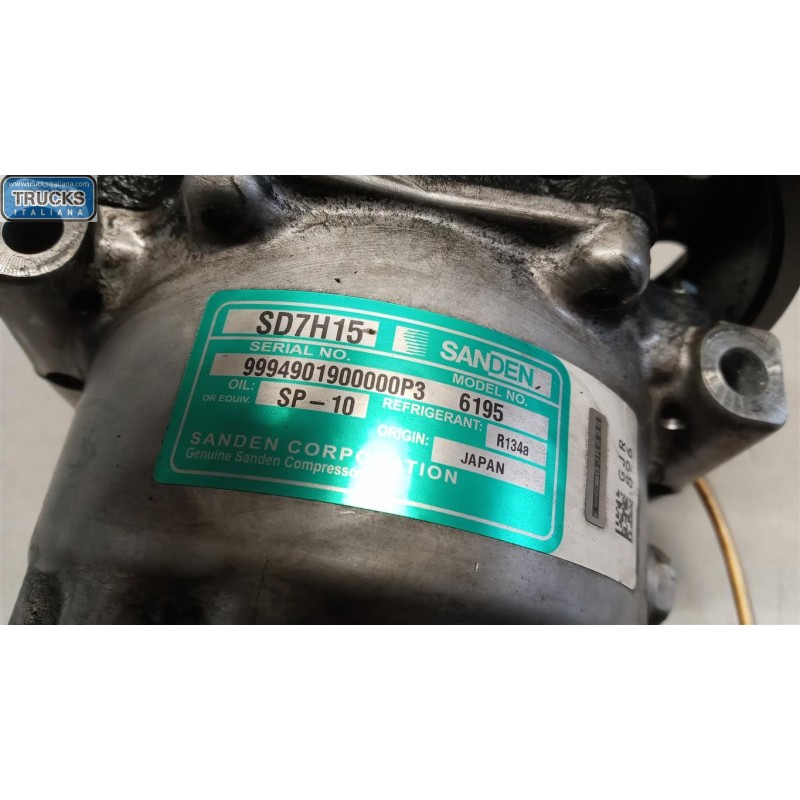 VOLVO truck AIR CONDITIONER COMPRESSOR VOLVO truck FH13 used