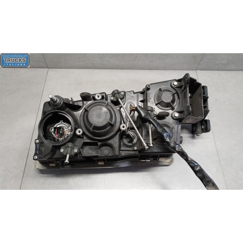 VOLVO truck FARO ANTERIORE SINISTRO VOLVO truck FH13 usato