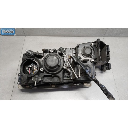 FARO ANTERIORE SINISTRO VOLVO truck FH13 usato