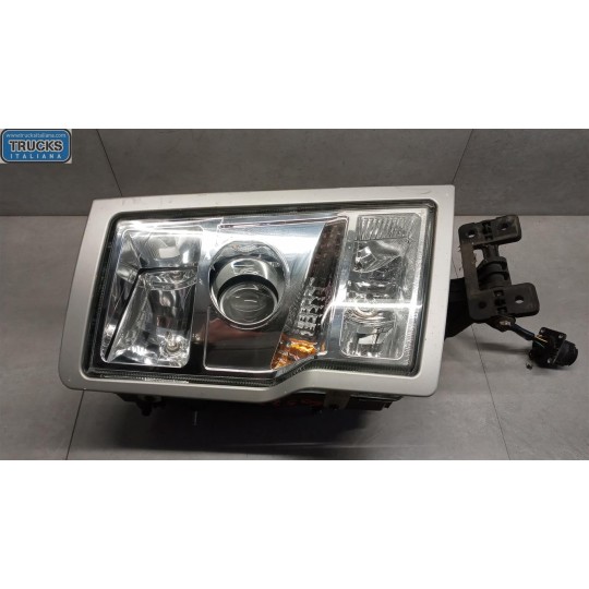RIGHT HEADLIGHT VOLVO truck FH13 used