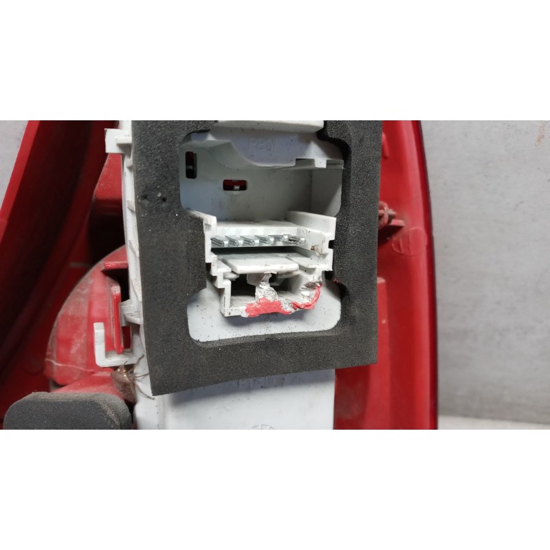 RENAULT FARO POSTERIORE ESTERNO SINISTRO RENAULT Clio 2001>2004 usato