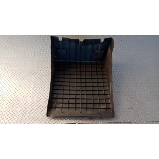 COPERCHIO PORTABATTERIA SCANIA 93 usato