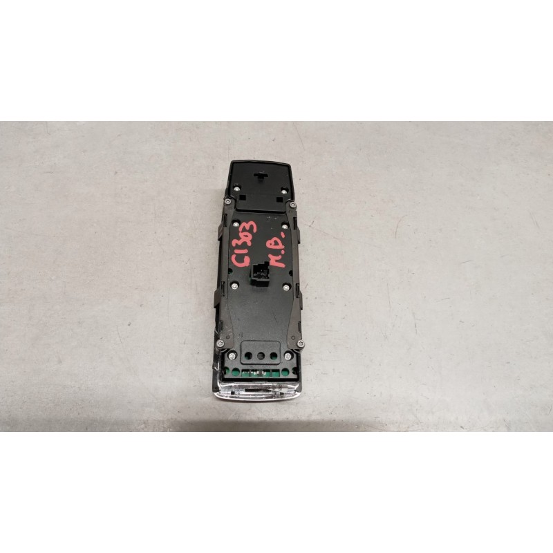 MERCEDES-BENZ INTERRUTTORI E PULSANTI ALZAVETRI MERCEDES-BENZ Classe CLA (C117) 2016>2019 usato