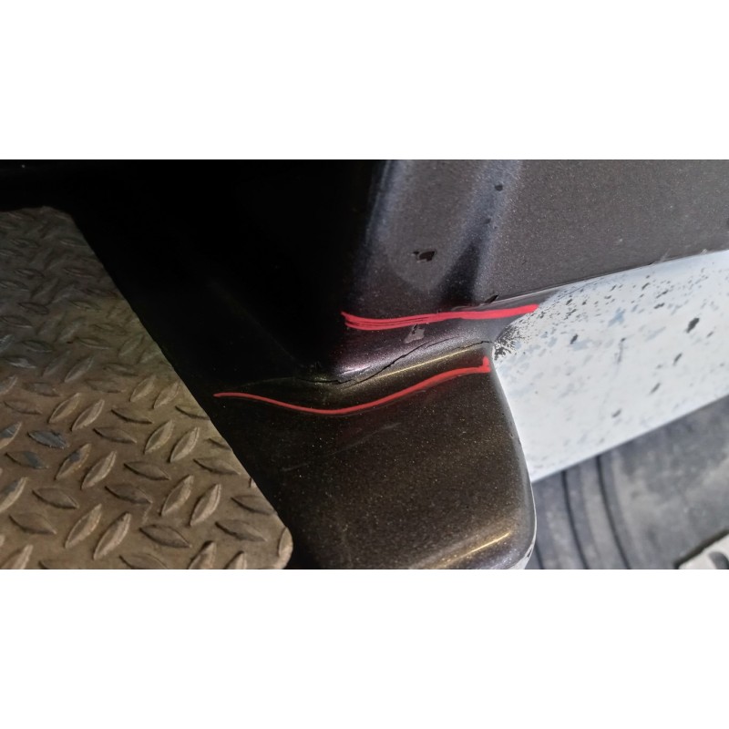 RENAULT truck PARAURTI CENTRALE ANTERIORE RENAULT truck Magnum 2001>2010 usato