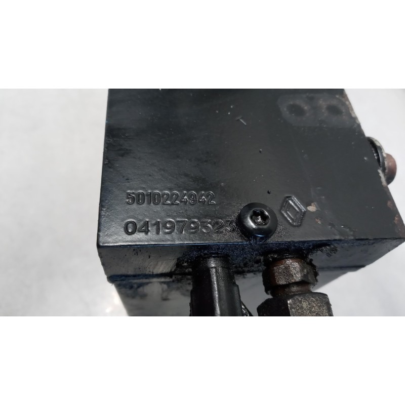 RENAULT truck CAB LIFT PUMP  RENAULT truck Magnum 2001>2010 used