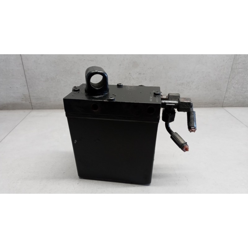 RENAULT truck CAB LIFT PUMP  RENAULT truck Magnum 2001>2010 used