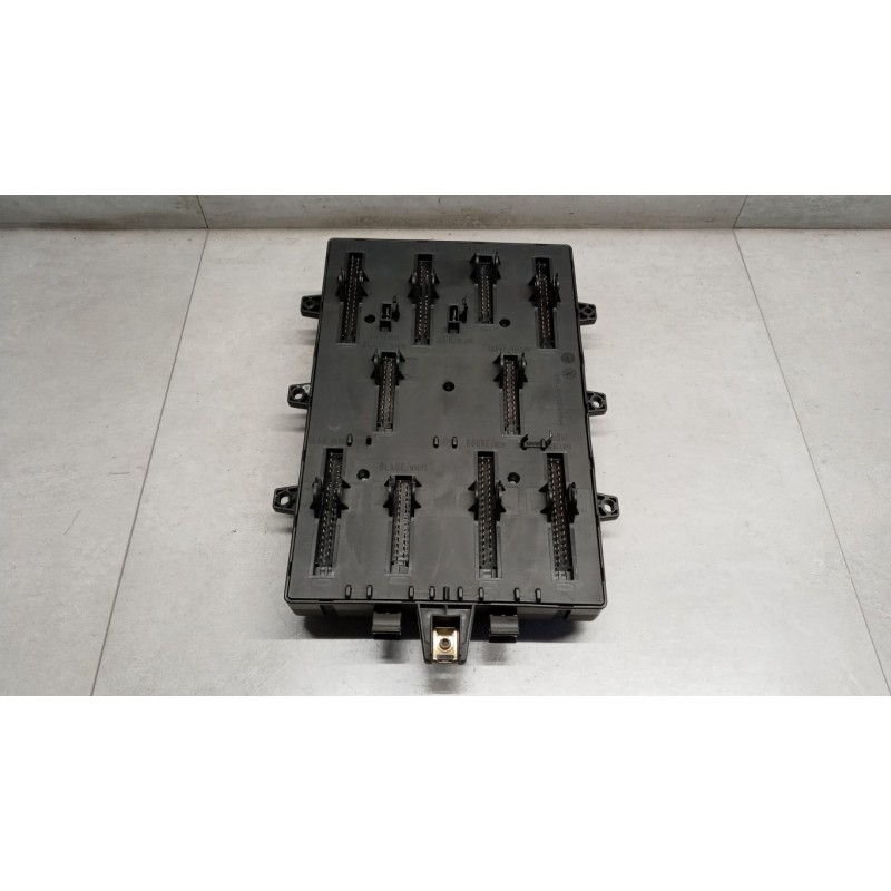 RENAULT truck SCATOLA FUSIBILI RENAULT truck Magnum 2001>2010 usato