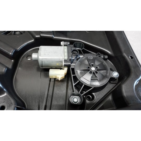 BACK LEFT POWERED WINDOWS  JEEP Compass 2017> used