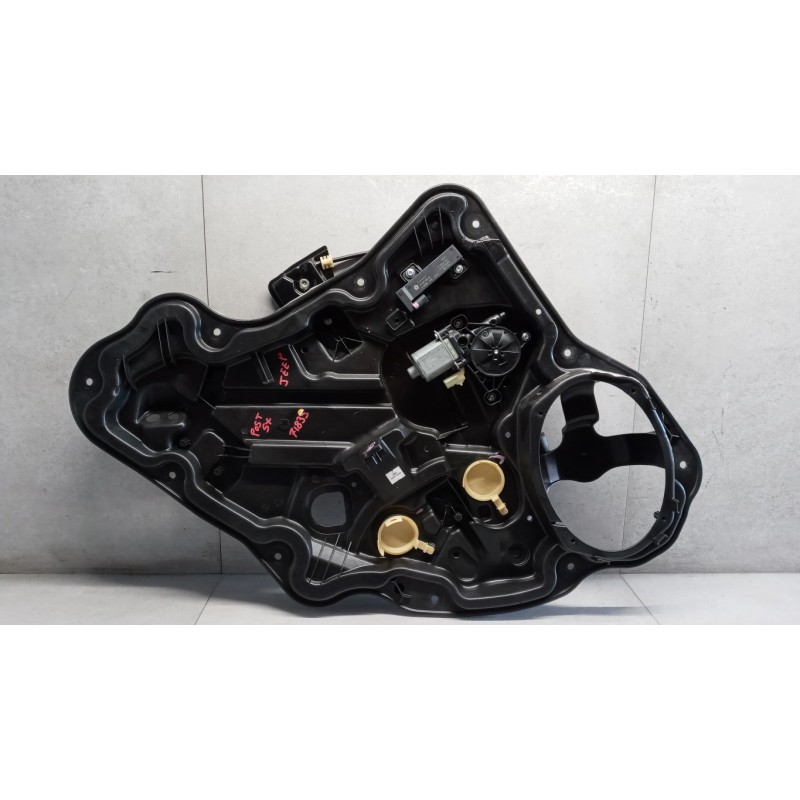 JEEP BACK LEFT POWERED WINDOWS  JEEP Compass 2017> used