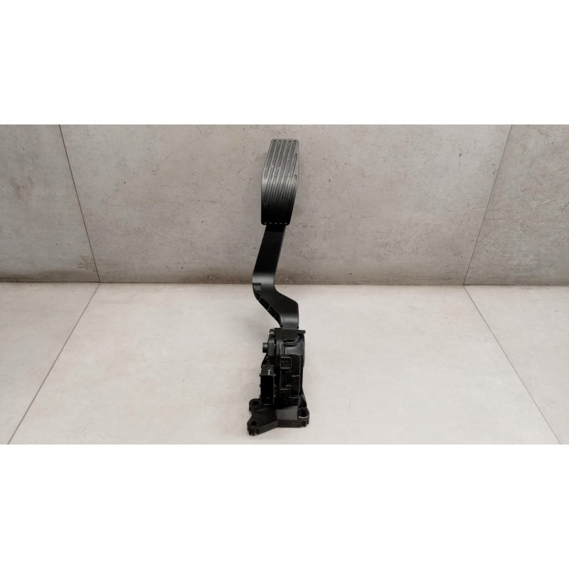 JEEP ELETRONIC THROTTLE PEDAL  JEEP Compass 2017> used