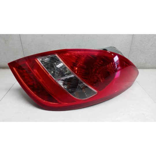 FARO POSTERIORE ESTERNO DESTRO HYUNDAI i20 2008>2012 usato