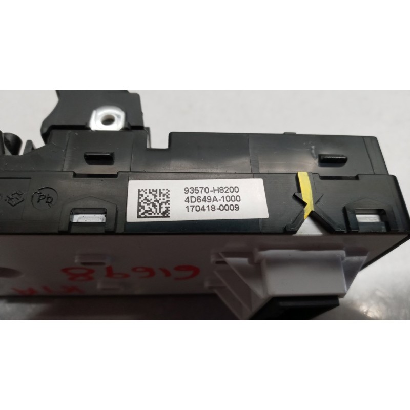 KIA INTERRUTTORI E PULSANTI ALZAVETRI KIA Rio 2017> usato