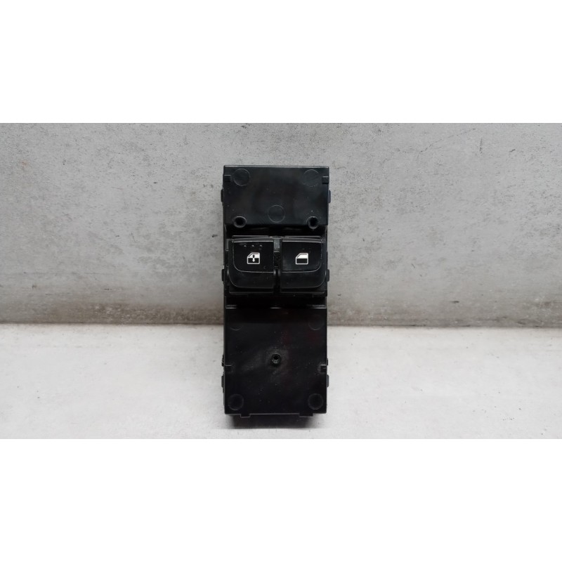 KIA INTERRUTTORI E PULSANTI ALZAVETRI KIA Rio 2017> usato