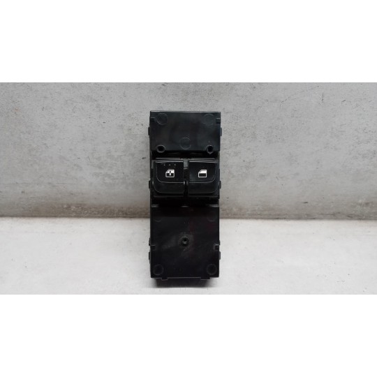 INTERRUTTORI E PULSANTI ALZAVETRI KIA Rio 2017> usato