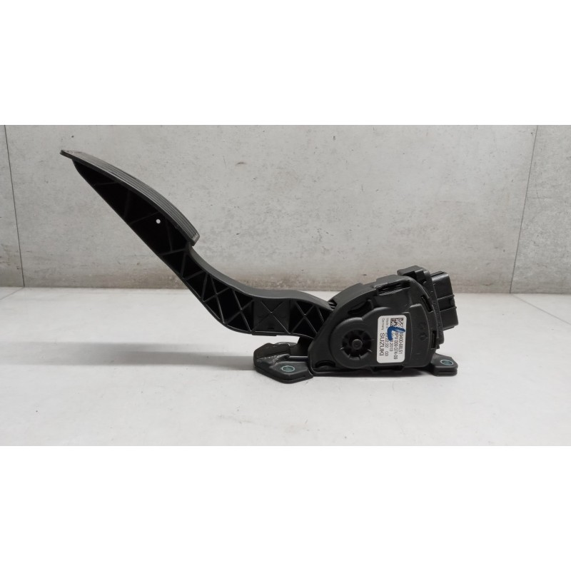 SUZUKI ELETRONIC THROTTLE PEDAL  SUZUKI SX4 2013> used