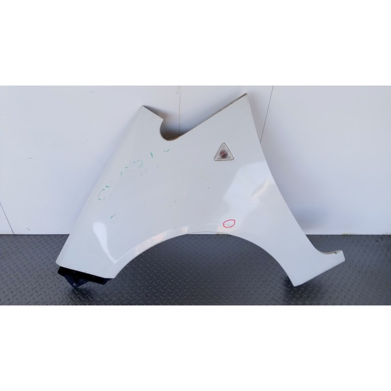 MITSUBISHI LEFT FRONT MUDGUARD  MITSUBISHI Colt 2004> used