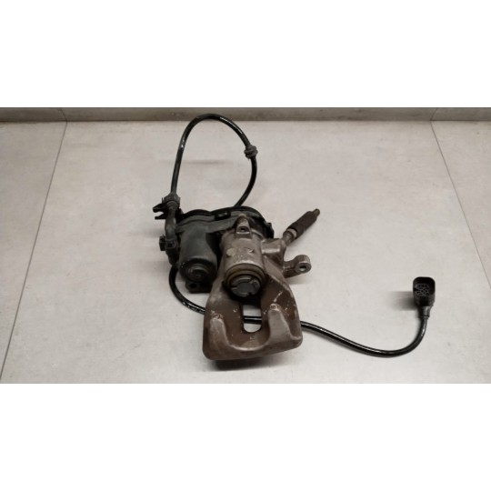 PINZA POSTERIORE DESTRA MERCEDES-BENZ Classe CLA (C117) 2016>2019 usato