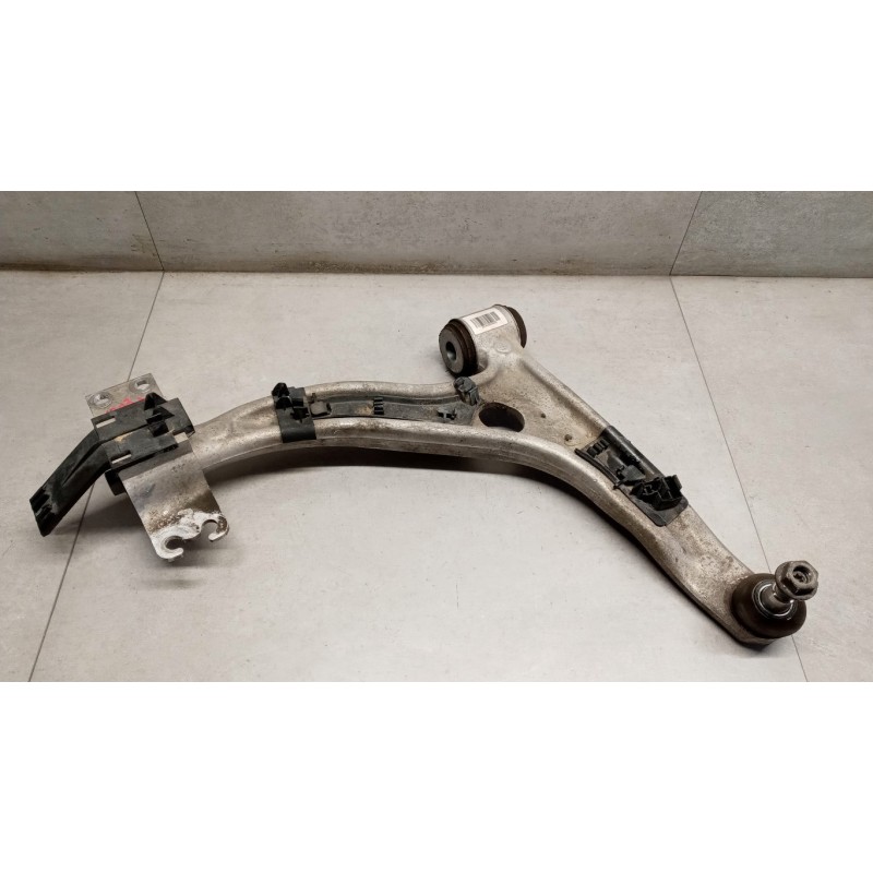 MERCEDES-BENZ CONTROL ARM FRONT LOWER RIGHT  MERCEDES-BENZ Classe CLA (C117) 2016>2019 used
