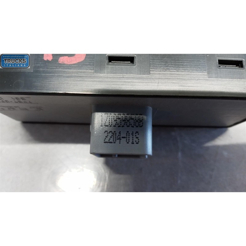 SKODA INTERRUTTORI E PULSANTI ALZAVETRI SKODA Yeti 2012> usato