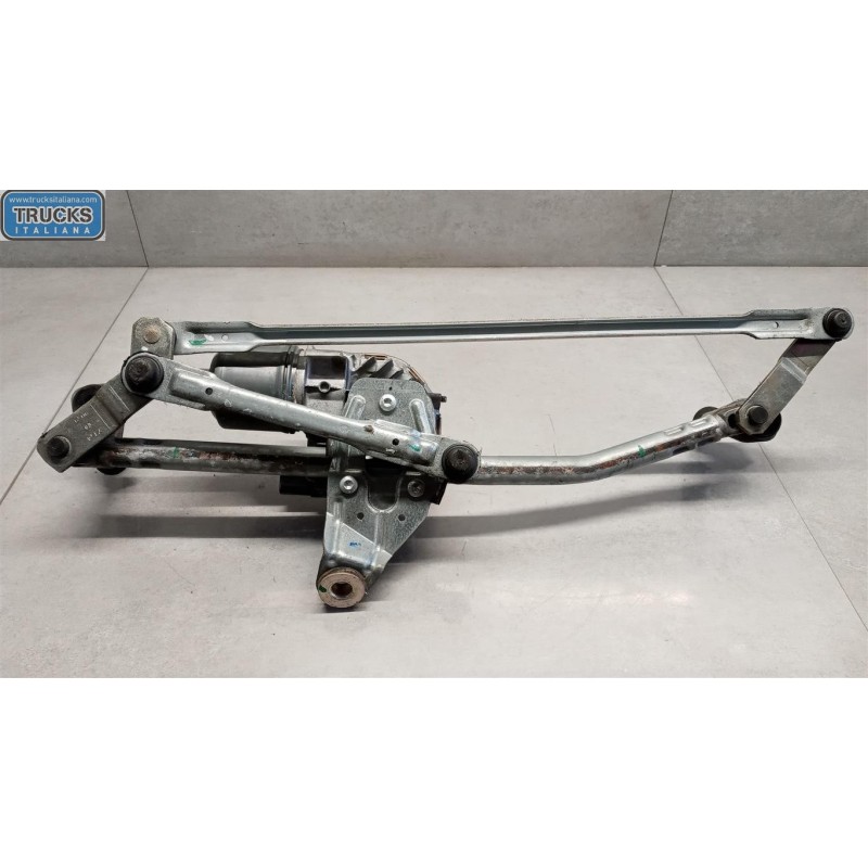 SKODA windshield wiper motor SKODA Yeti 2012> used