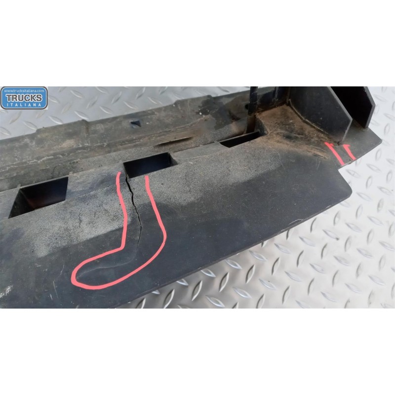 SKODA RIVESTIMENTO ANTERIORE COMPLETO SKODA Yeti 2012> usato