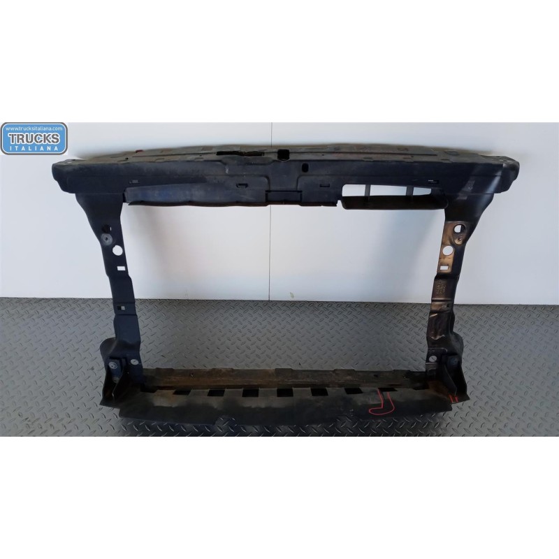 SKODA RIVESTIMENTO ANTERIORE COMPLETO SKODA Yeti 2012> usato