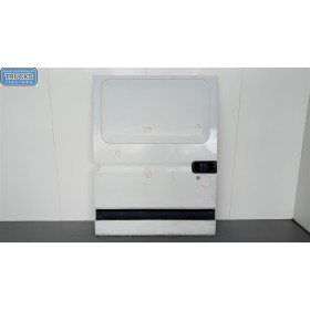 RIGHT SIDE SLIDING DOOR...