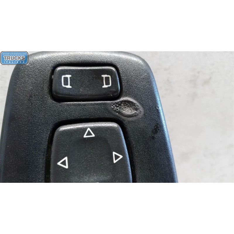 SCANIA INTERRUTTORI E PULSANTI ALZAVETRI SCANIA Serie R 2005> usato