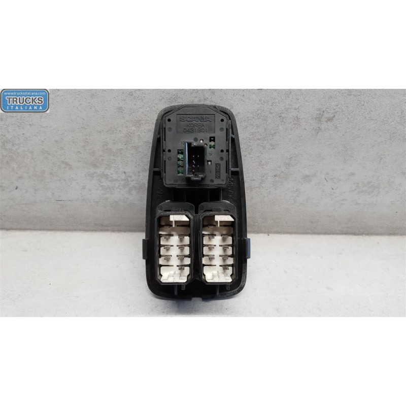 SCANIA INTERRUTTORI E PULSANTI ALZAVETRI SCANIA Serie R 2005> usato
