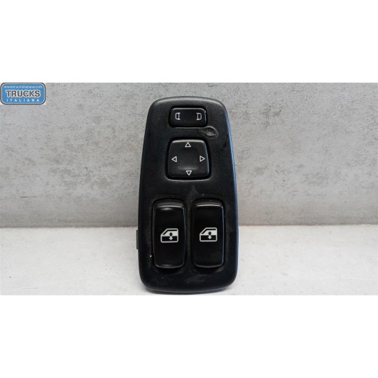 INTERRUTTORI E PULSANTI ALZAVETRI SCANIA Serie R 2005> usato