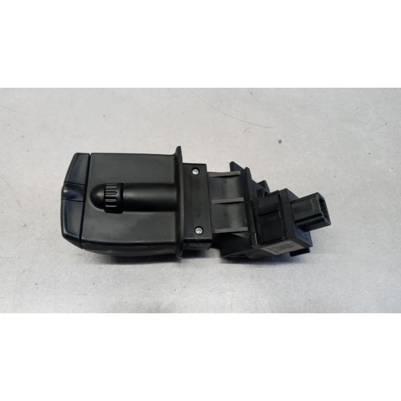 RENAULT van VARIOUS SWITCHES AND BUTTONS C  RENAULT van Master 2014>2019 used