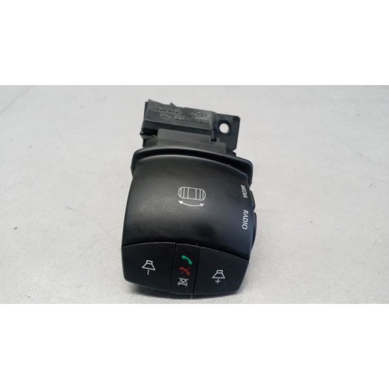 RENAULT van INTERRUTTORI E PULSANTI DEVIO RENAULT van Master 2014>2019 usato