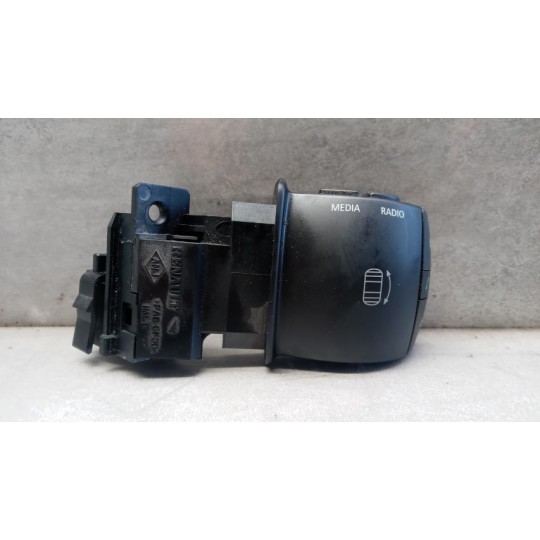 VARIOUS SWITCHES AND BUTTONS C  RENAULT van Master 2014>2019 used