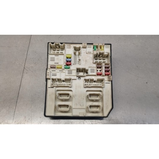 SCATOLA FUSIBILI RENAULT van Master 2014>2019 usato