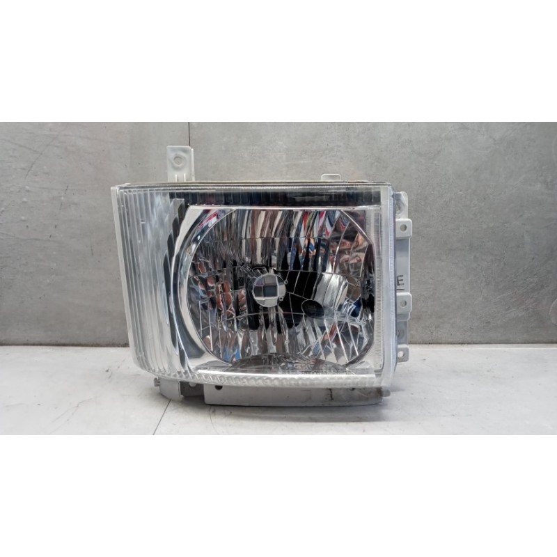 ISUZU RIGHT HEADLIGHT ISUZU NPR used