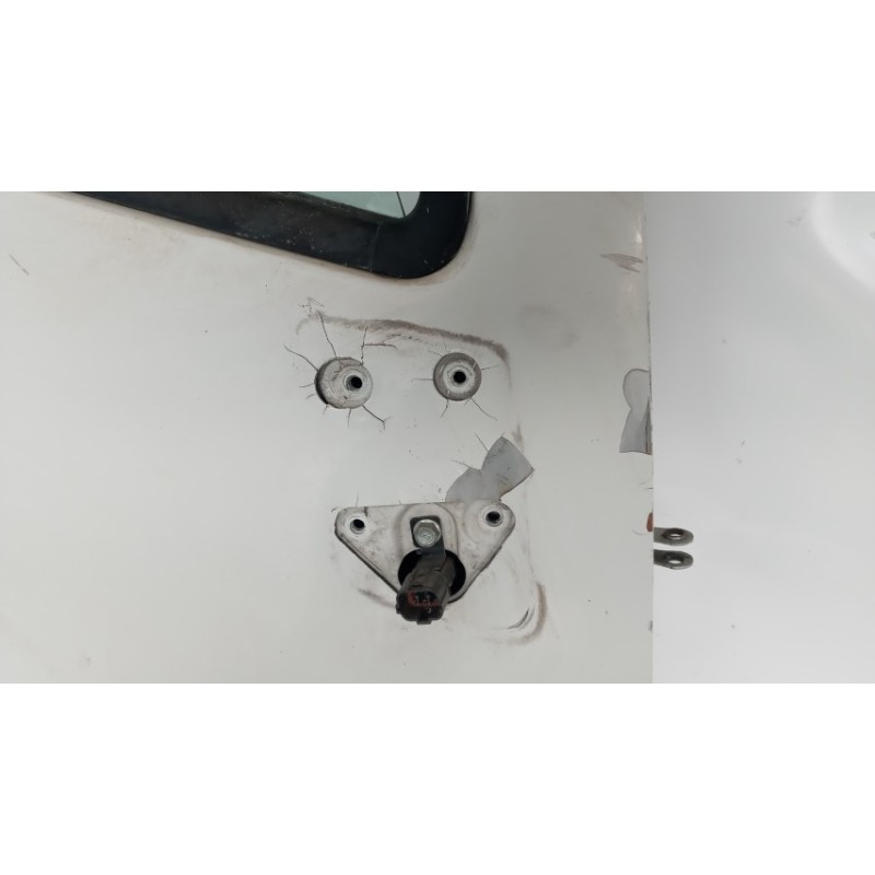 ISUZU RIGHT FRONT DOOR  ISUZU NPR used