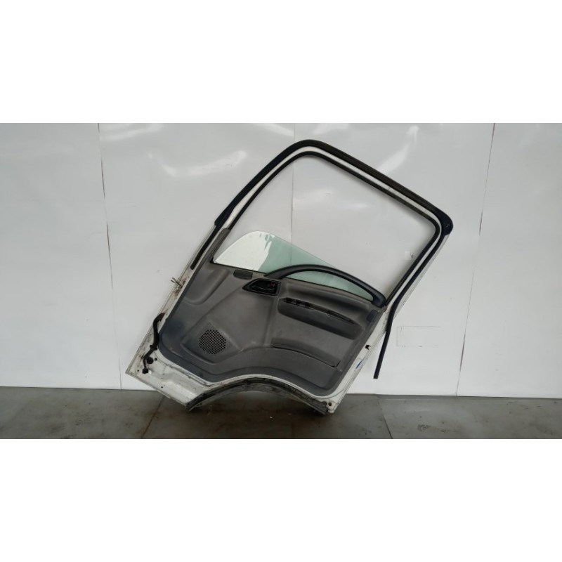 ISUZU RIGHT FRONT DOOR  ISUZU NPR used