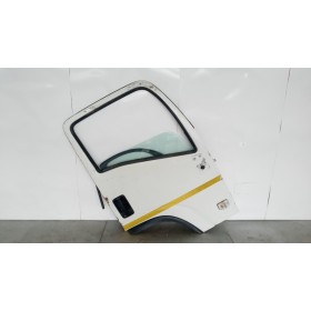 RIGHT FRONT DOOR  ISUZU NPR...
