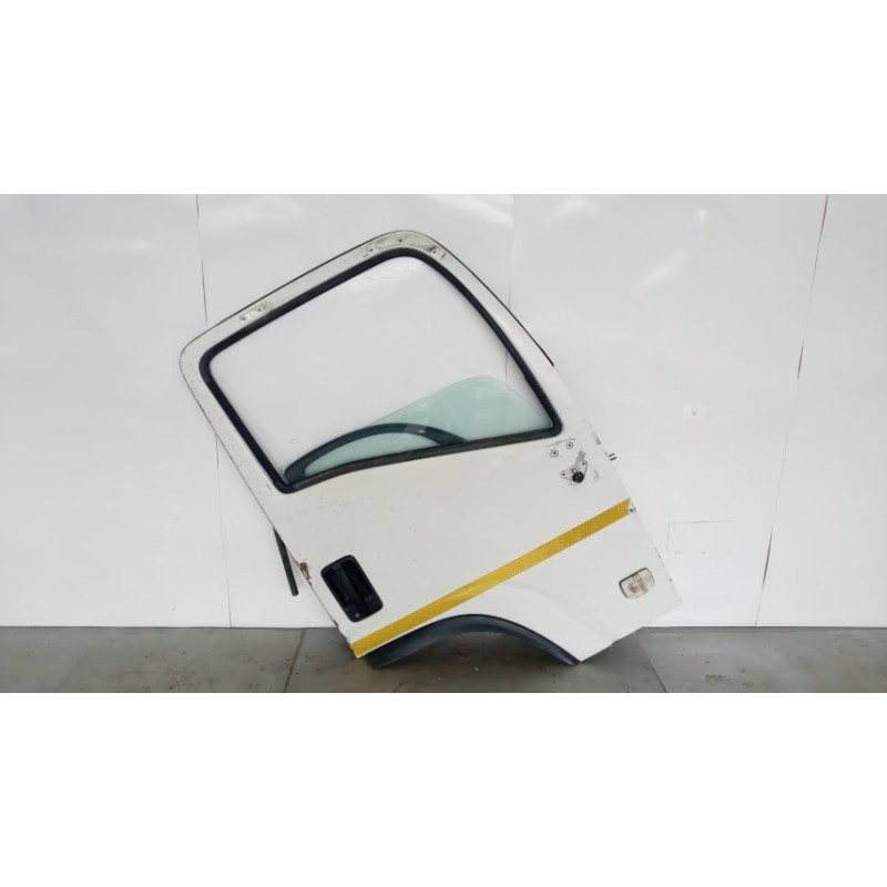 ISUZU RIGHT FRONT DOOR  ISUZU NPR used