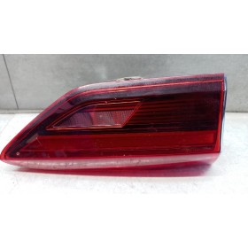 LEFT REAR LEF LIGHT ON BACK...