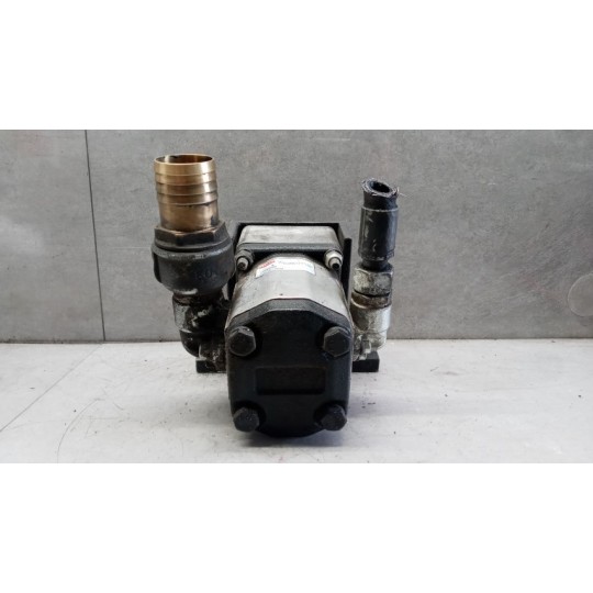 HYDRAULIC PUMP  ISUZU NPR used