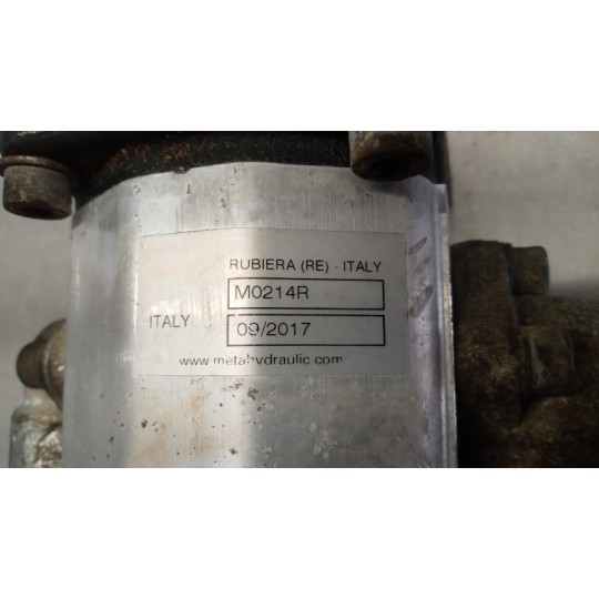 HYDRAULIC PUMP  ISUZU NPR used