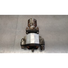 HYDRAULIC PUMP  ISUZU NPR used