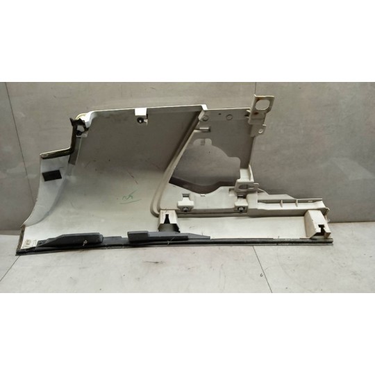 LEFT HEADLIGHT SEAT ISUZU NPR used