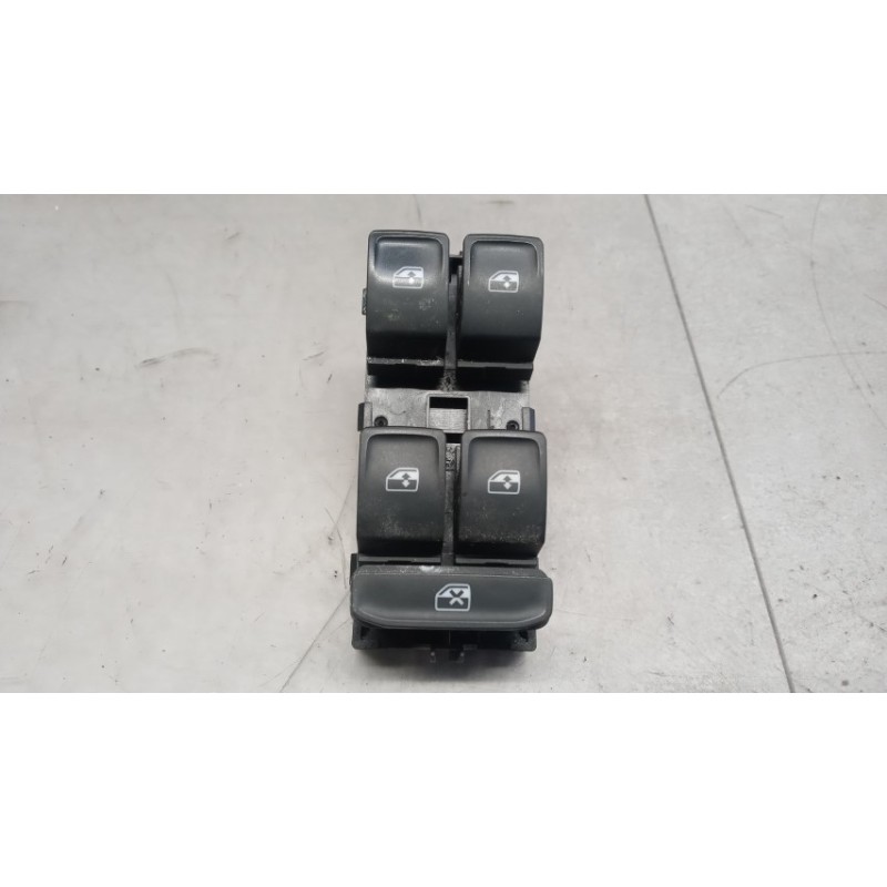 VOLKSWAGEN INTERRUTTORI E PULSANTI ALZAVETRI VOLKSWAGEN Polo 2021> usato