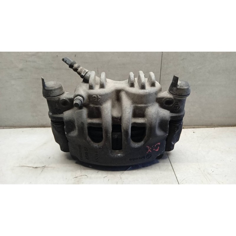 NISSAN Van PINZA ANTERIORE DESTRA NISSAN Van NV400 2011> usato