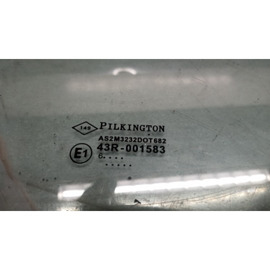GLASS DRONT DOOR RIGHT  NISSAN Van NV400 2011> used